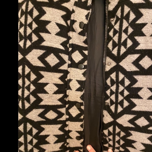 Aztec vest - Picture 3 of 4